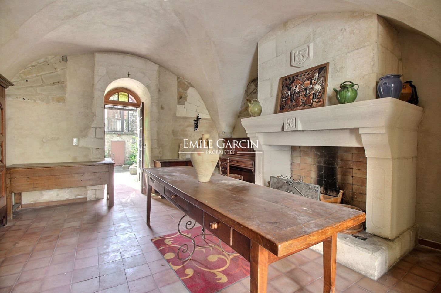 Château · 18th-century village house - 10 minutes from Uzès - Courtyard - Garage