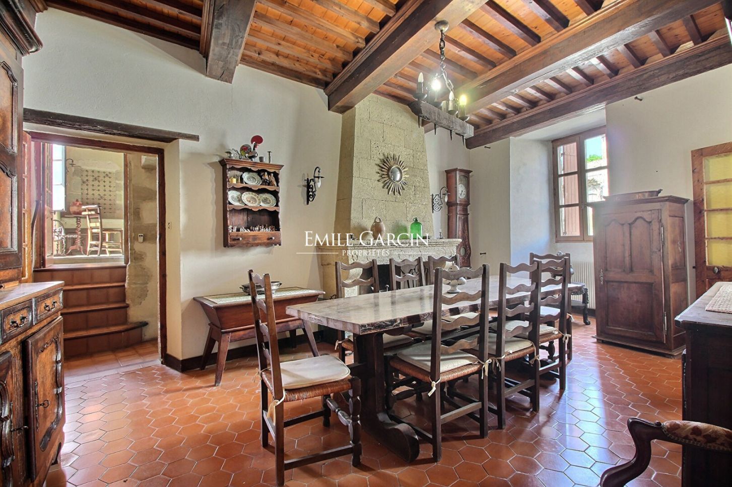 Château · 18th-century village house - 10 minutes from Uzès - Courtyard - Garage