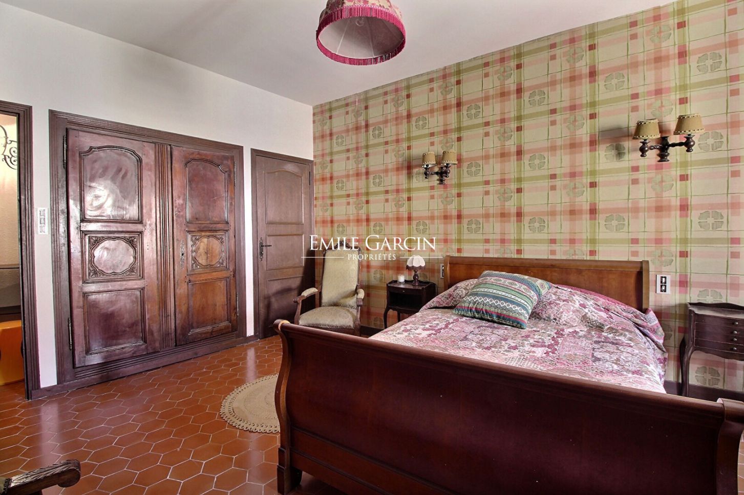 Château · 18th-century village house - 10 minutes from Uzès - Courtyard - Garage