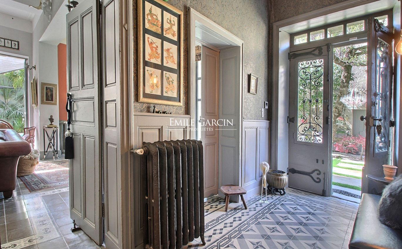 Château · Near Aigues-Mortes - Magnificent mansion