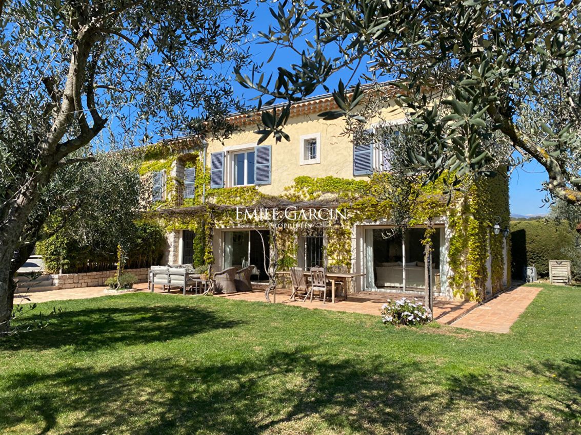 Maison 7 pièces 235 m² · à Mougins · 235 m² · 1 890 000 €