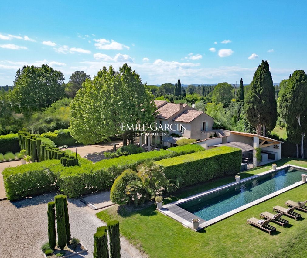 Maison 6 pièces 236 m² · à Saint-Rémy-de-Provence · 236 m² · 3 150 000 €