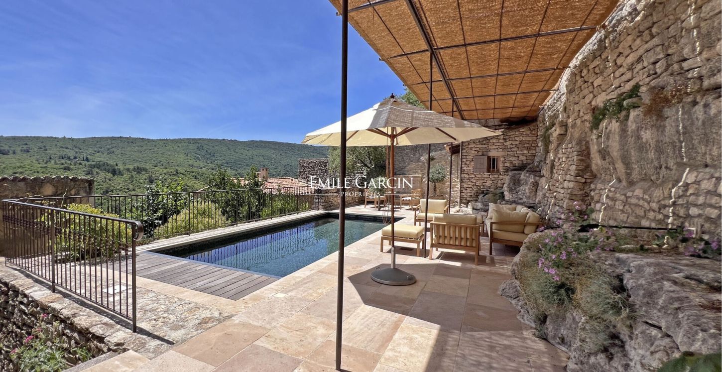 Maison 9 pièces 300 m² · à Bonnieux · 300 m² · 1 750 000 €