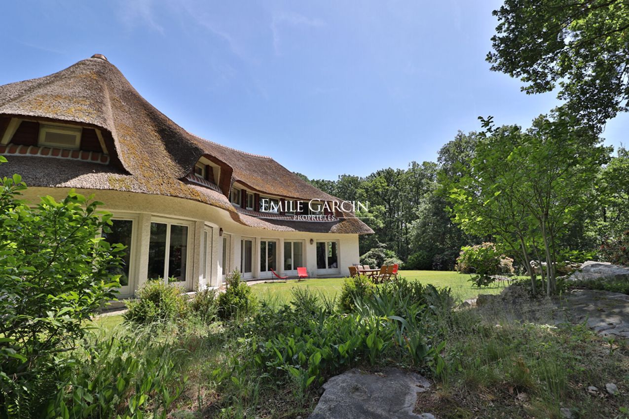 Maison 9 pièces 458 m² · à Montfort-l'Amaury · 458 m² · 2 900 000 €