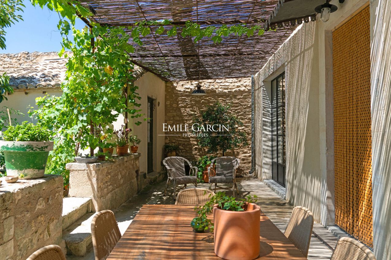 Maison 6 pièces 145 m² · à Saint-Rémy-de-Provence · 145 m² · 1 270 000 €