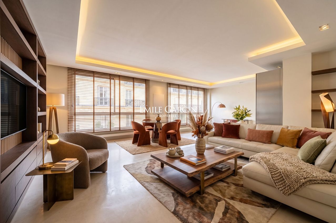 Appartement 4 pièces 105 m² · à Paris 16 · 105 m² · 1 580 000 €