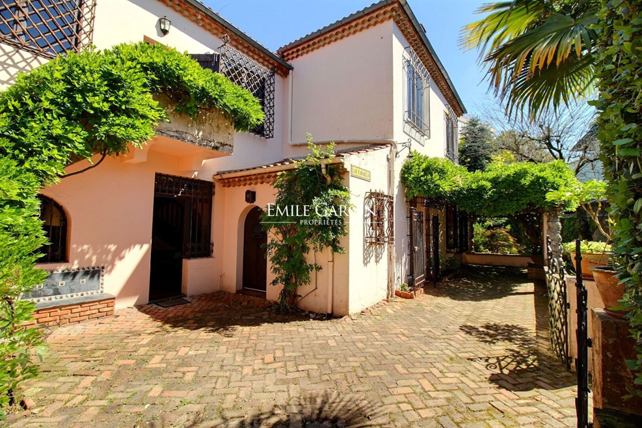 Maison 10 pièces 237 m² · à Biarritz · 237 m² · 2 200 000 €