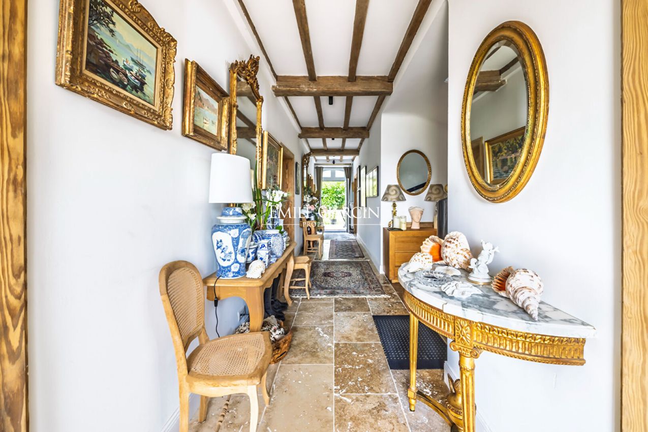 Maison 12 pièces 400 m² · à Guiche · 400 m² · 1 595 000 €