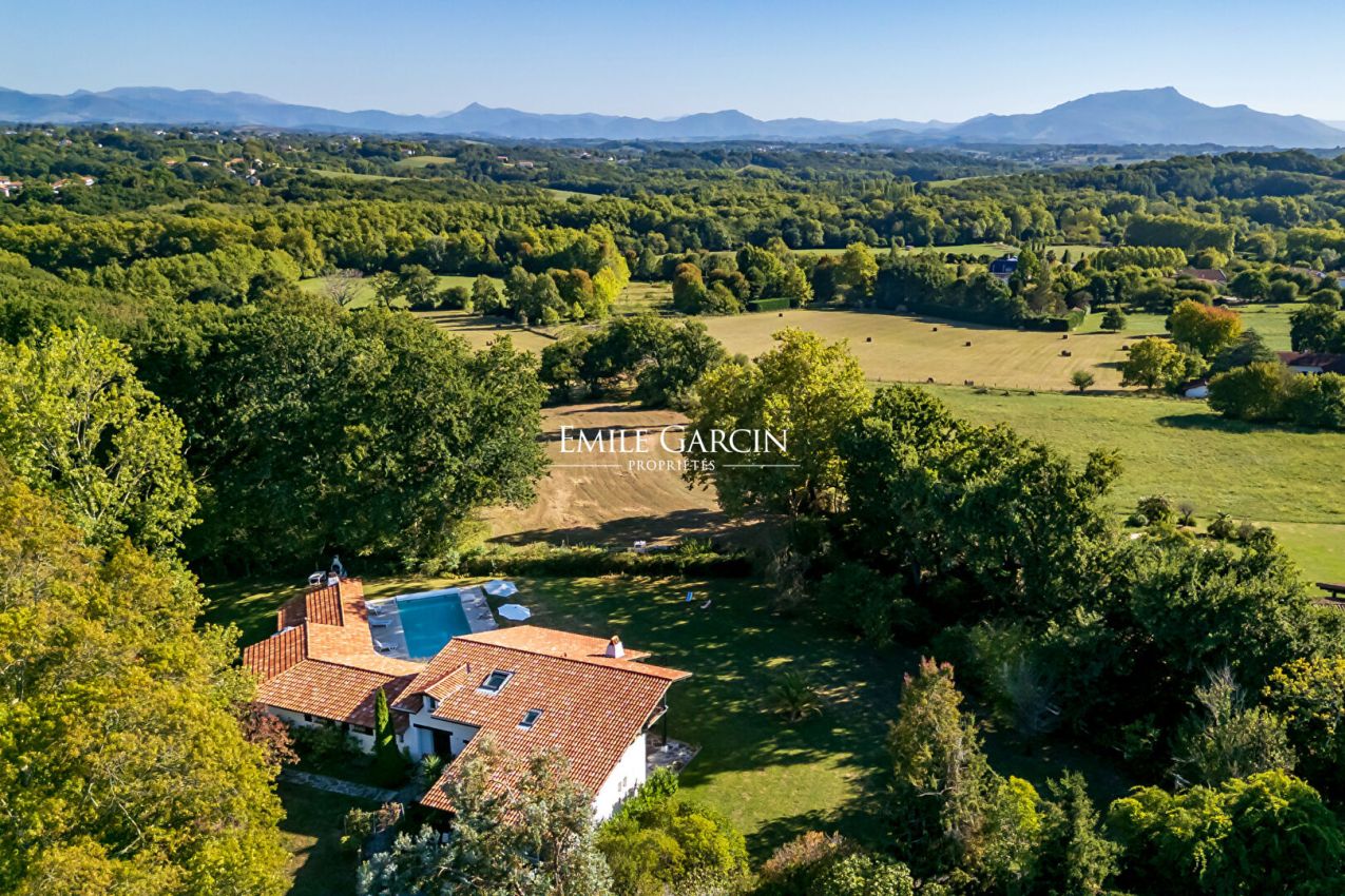 Maison 13 pièces 263 m² · à Arbonne · 263 m² · 2 750 000 €