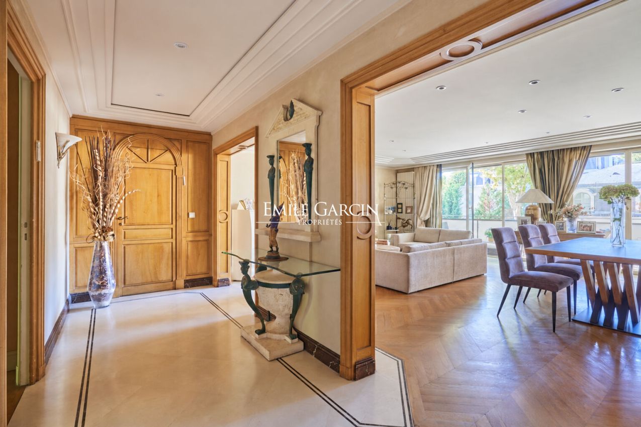 Appartement 5 pièces 158 m² · à Neuilly-sur-Seine · 158 m² · 2 550 000 €