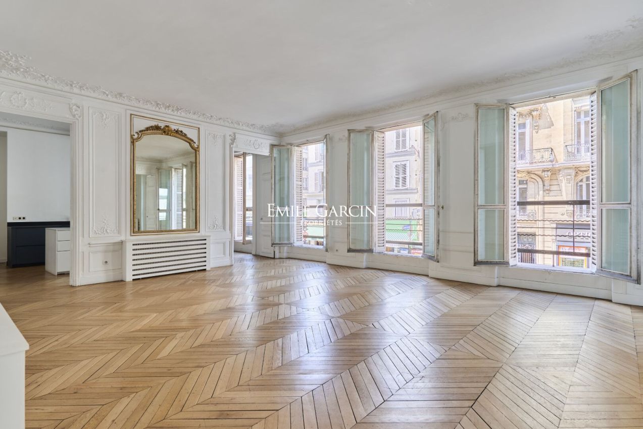 Appartement 6 pièces 213 m² · à Paris 8 · 213 m² · 2 079 000 €