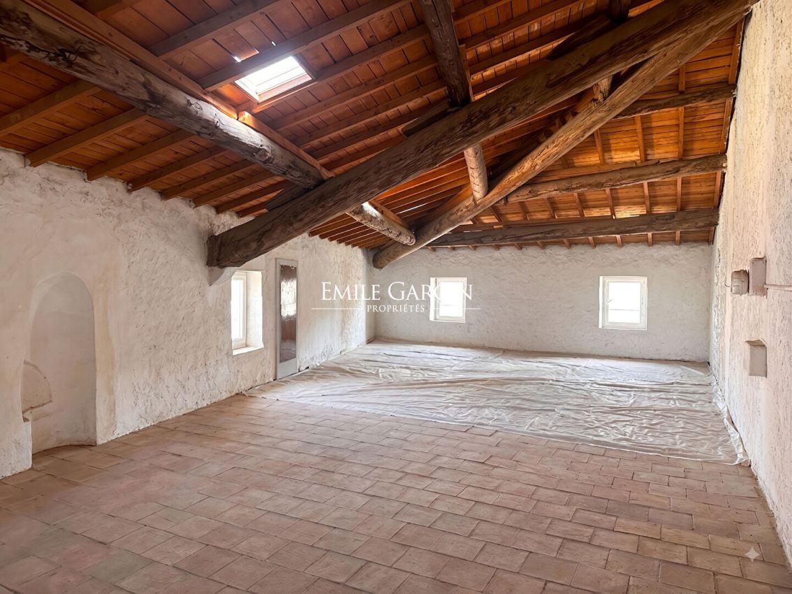 Maison 3 pièces 99 m² · à Remoulins · 99 m² · 99 000 €