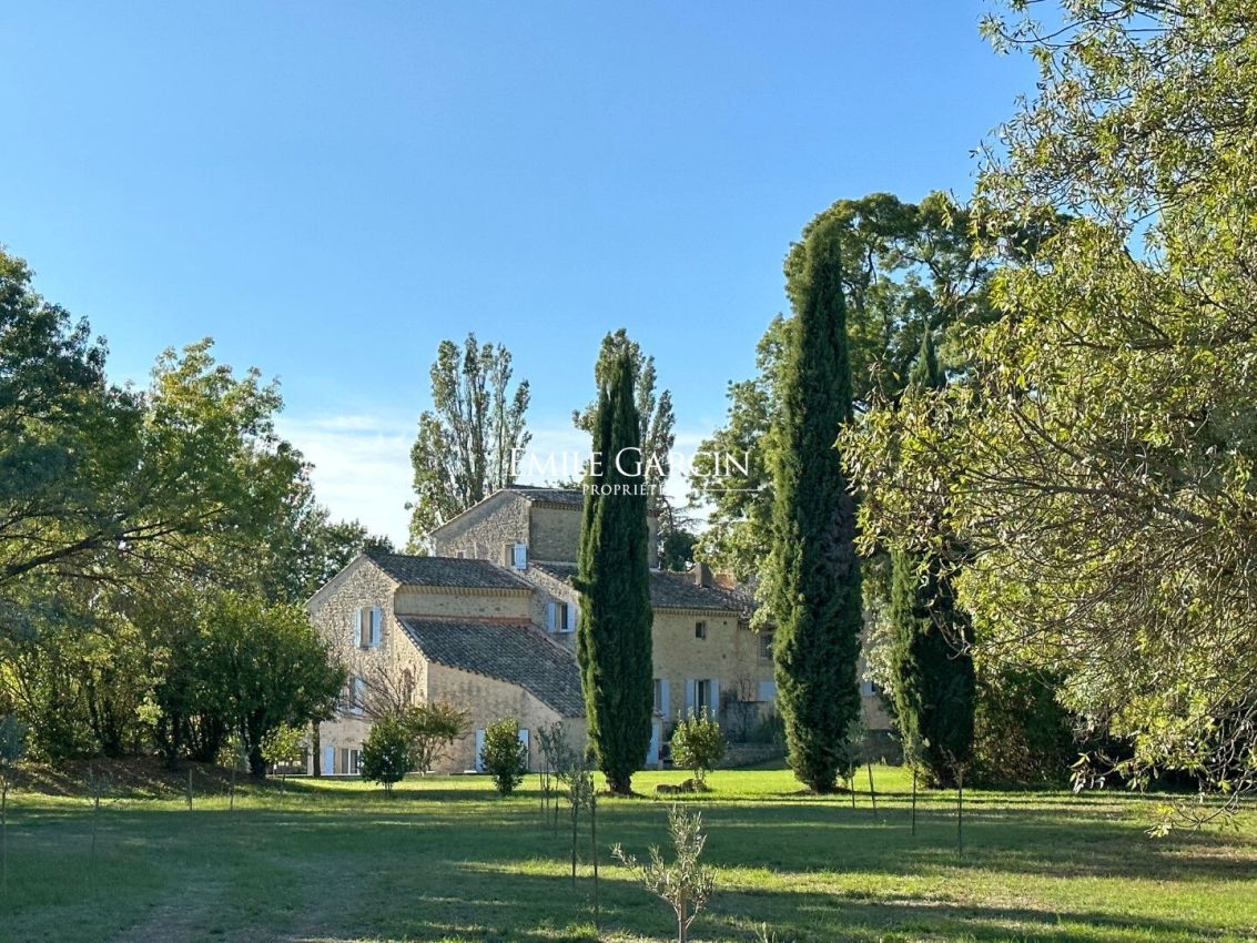 Maison 28 pièces 1544 m² · à Grignan · 1 544 m² · 3 650 000 €