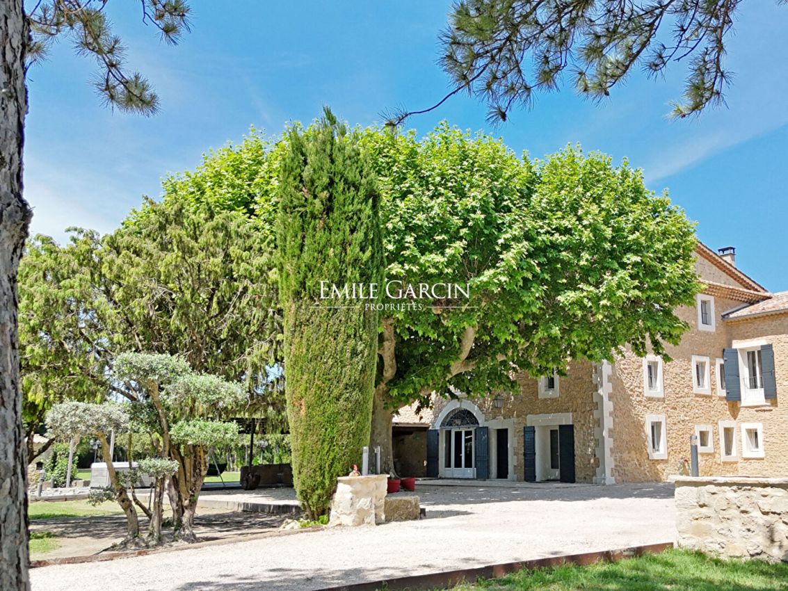 Maison 7 pièces 377 m² · à L'Isle-sur-la-Sorgue · 377 m² · 2 180 000 €