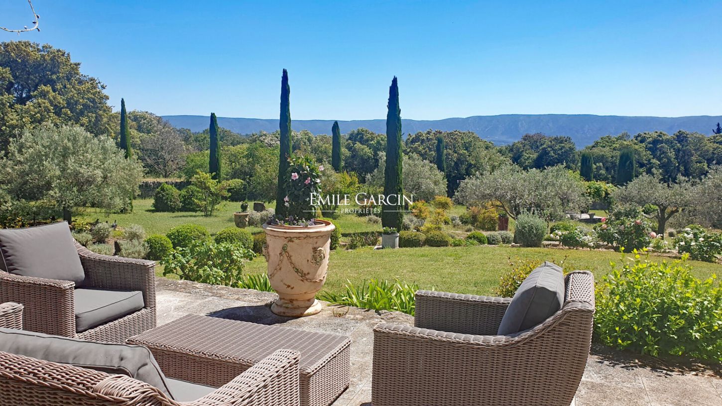 Maison 7 pièces 350 m² · à Gordes · 350 m² · 2 650 000 €