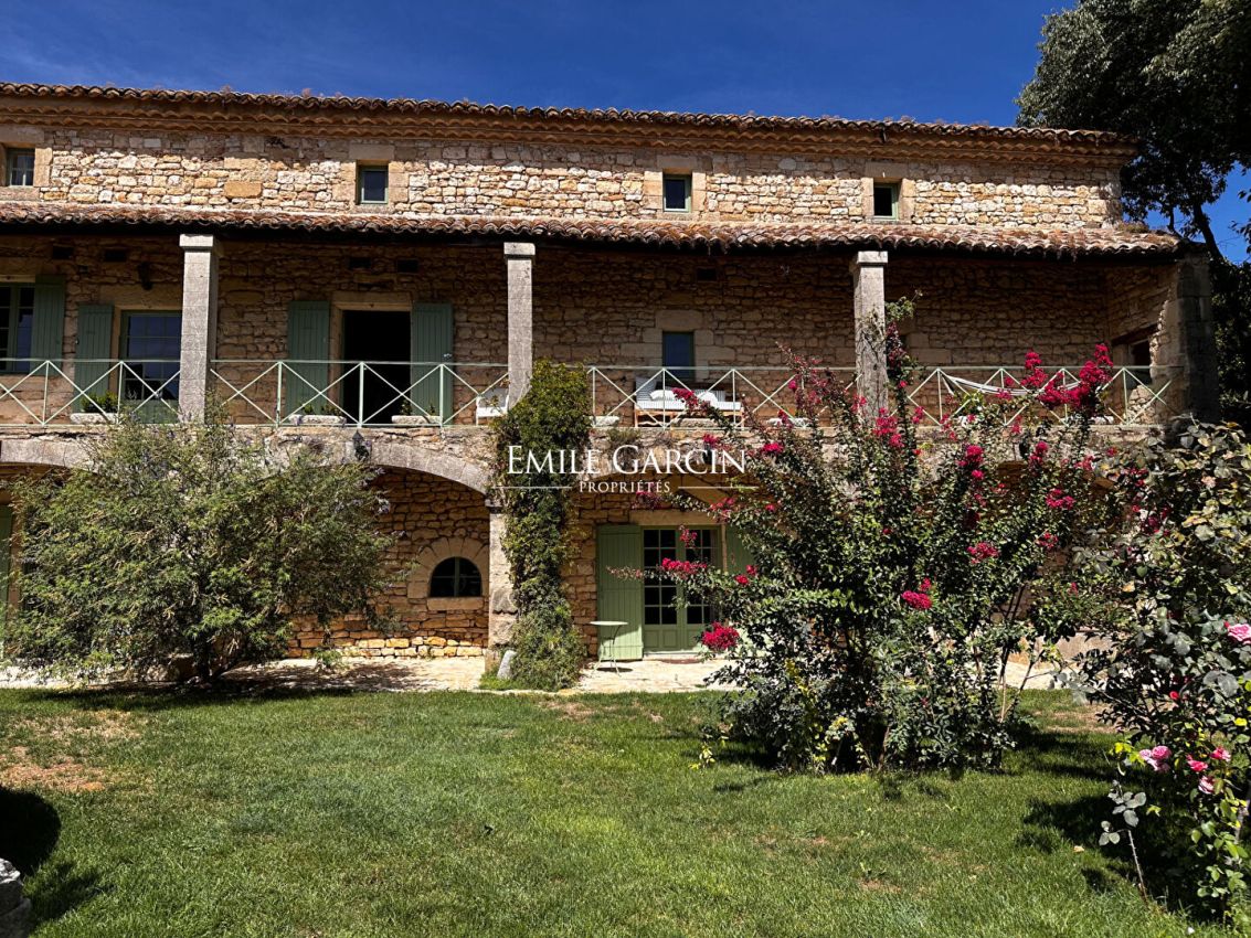 Maison 9 pièces 320 m² · à Arpaillargues-Et-Aureillac · 320 m² · 1 400 000 €
