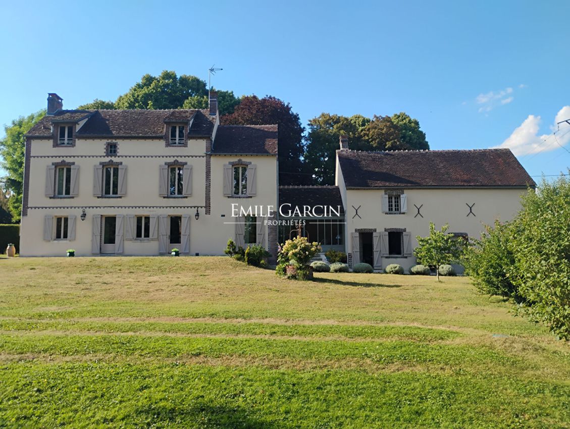 Maison 10 pièces 400 m² · à Toucy · 400 m² · 590 000 €