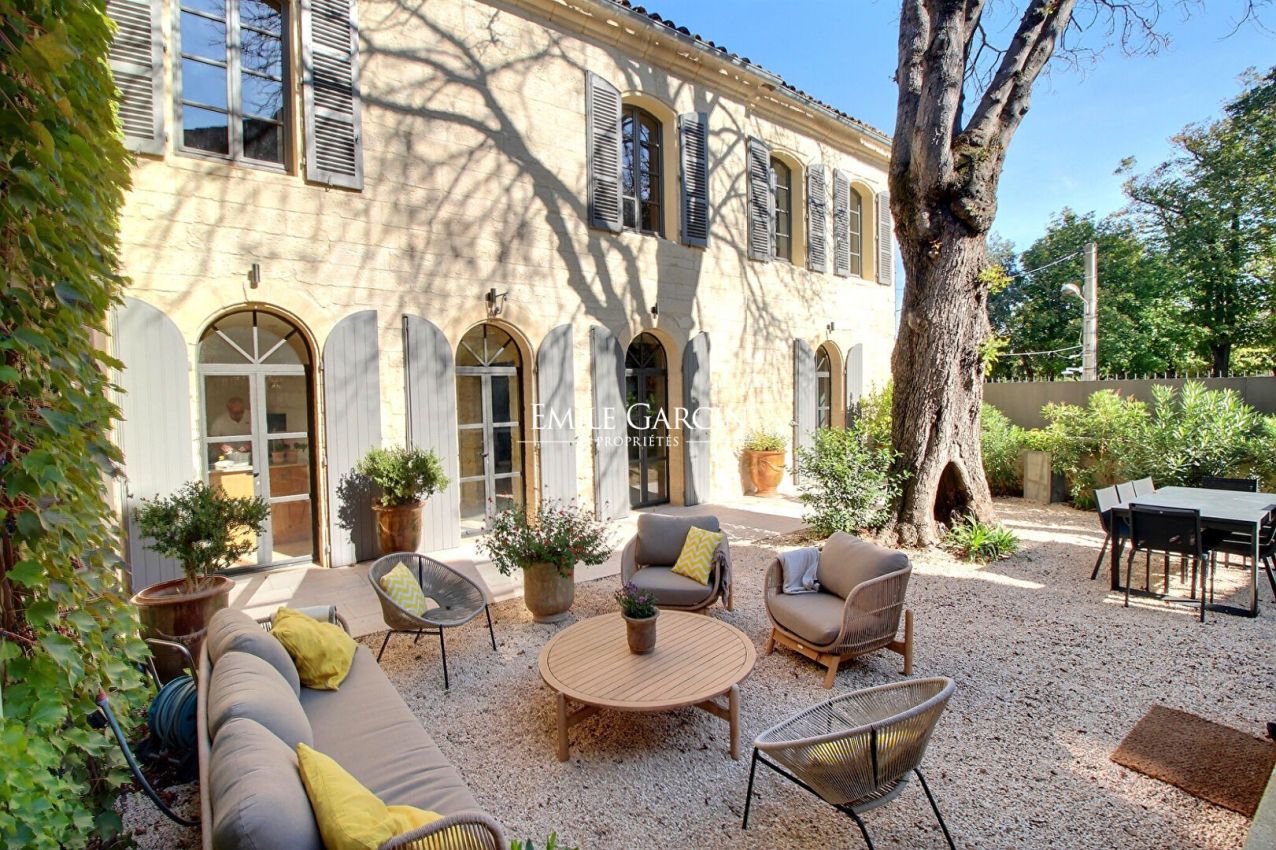 Maison 9 pièces 281 m² · à Uzès · 281 m² · 1 495 000 €