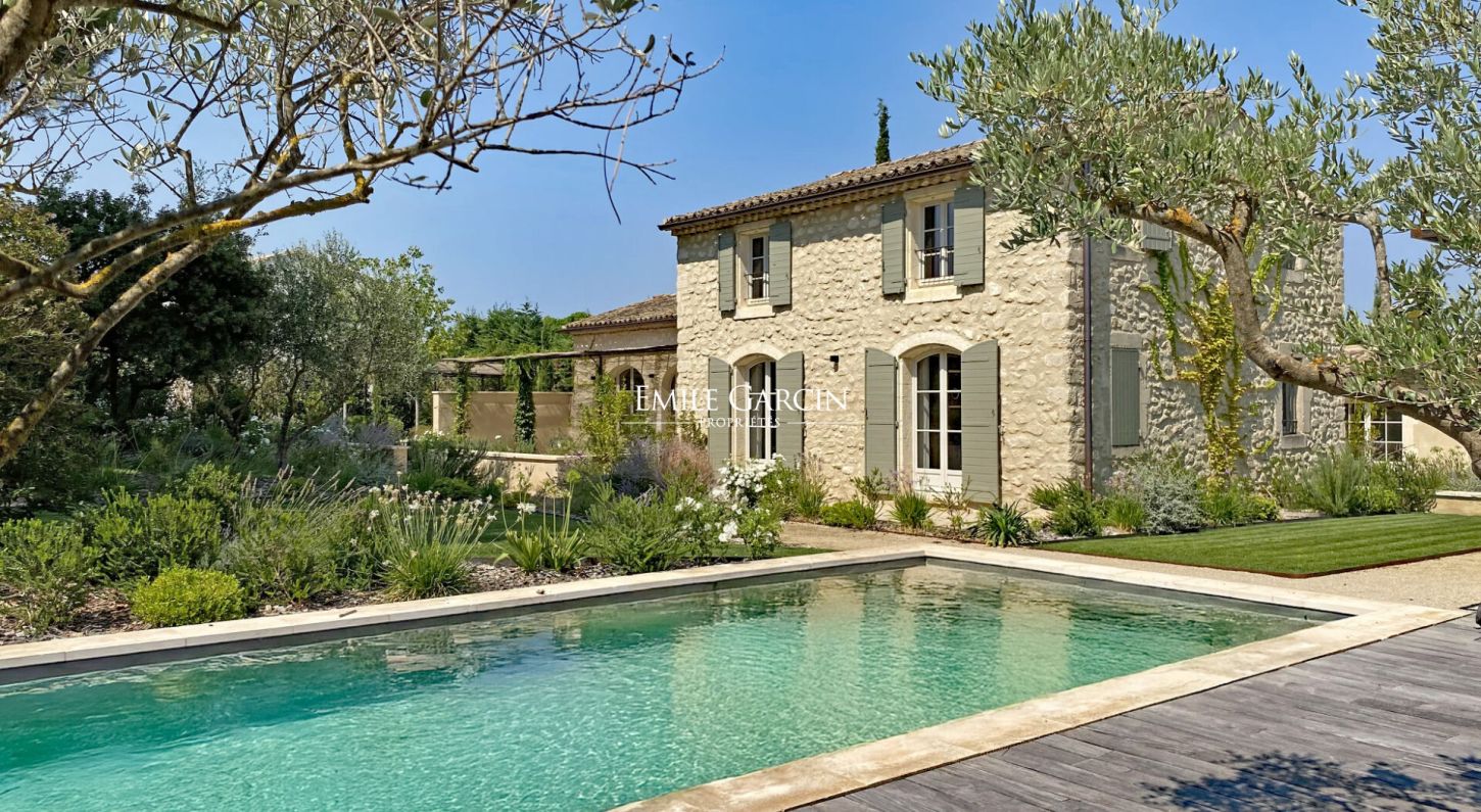 Maison 9 pièces 238 m² · à Eygalières · 238 m² · 3 850 000 €
