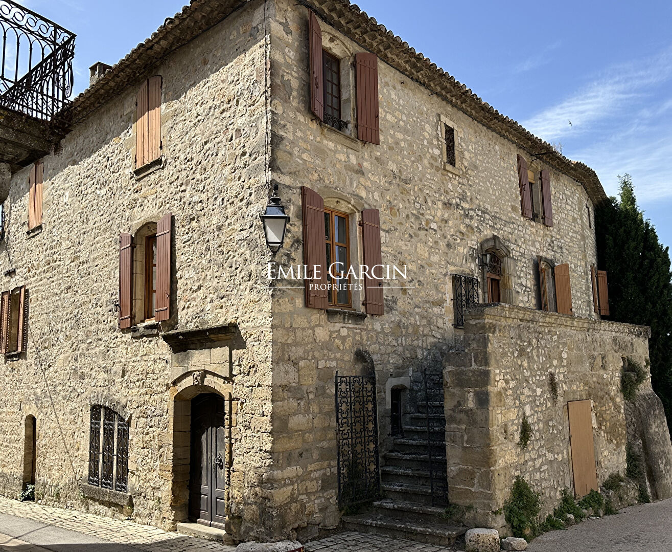 Château · 18th-century village house - 10 minutes from Uzès - Courtyard - Garage